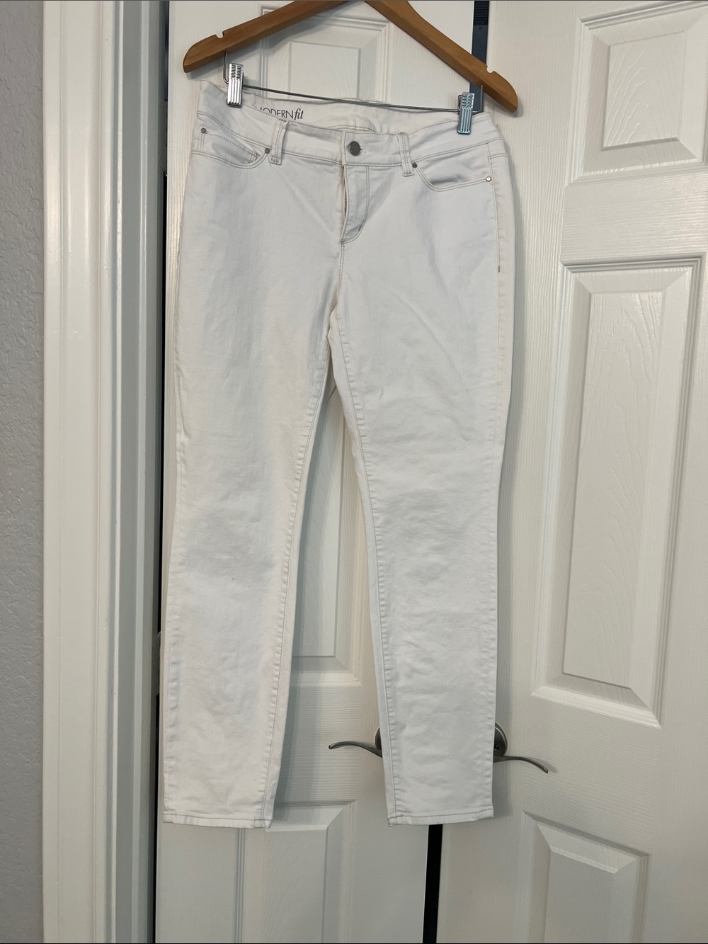 Ann Taylor White Skinny Jeans